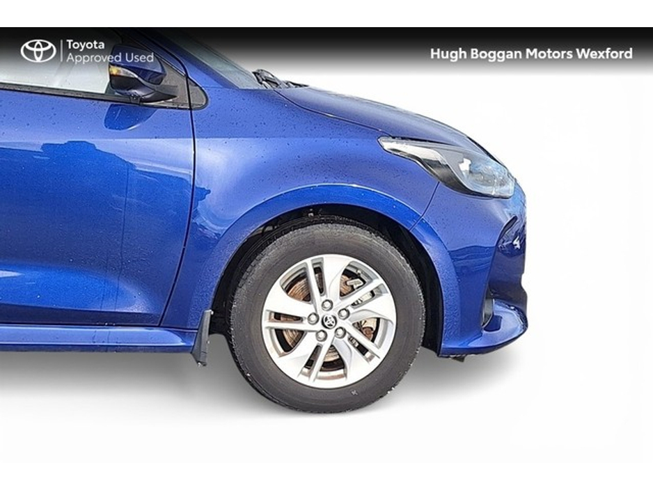 2023 Toyota Yaris HYBRID LUNA, VERY LOW MILEAGE! €23,995