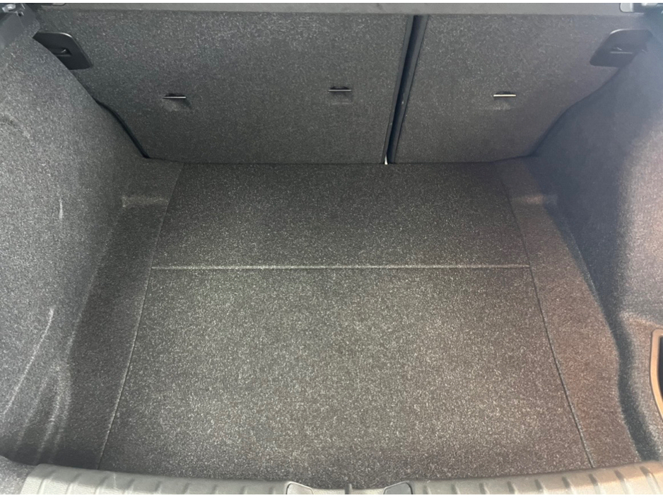 2017 BMW 1 Series - image 9