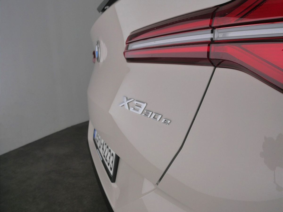 2025 BMW X3 - image 24