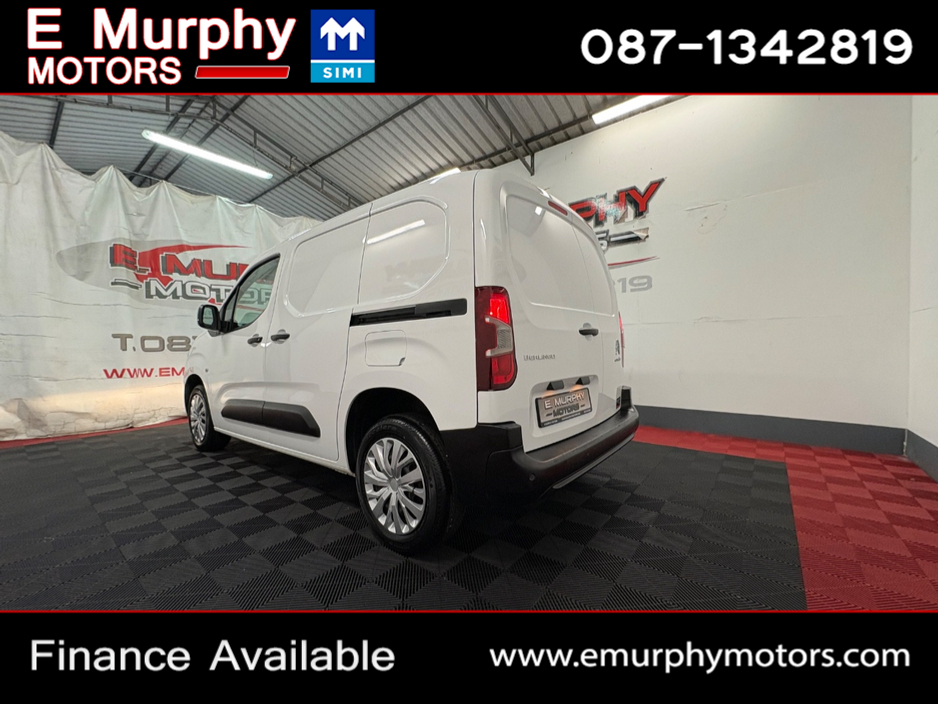 2022 Citroen Berlingo - image 6