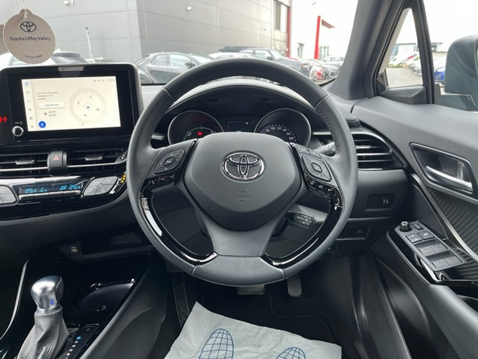 2023 Toyota C-HR - image 9