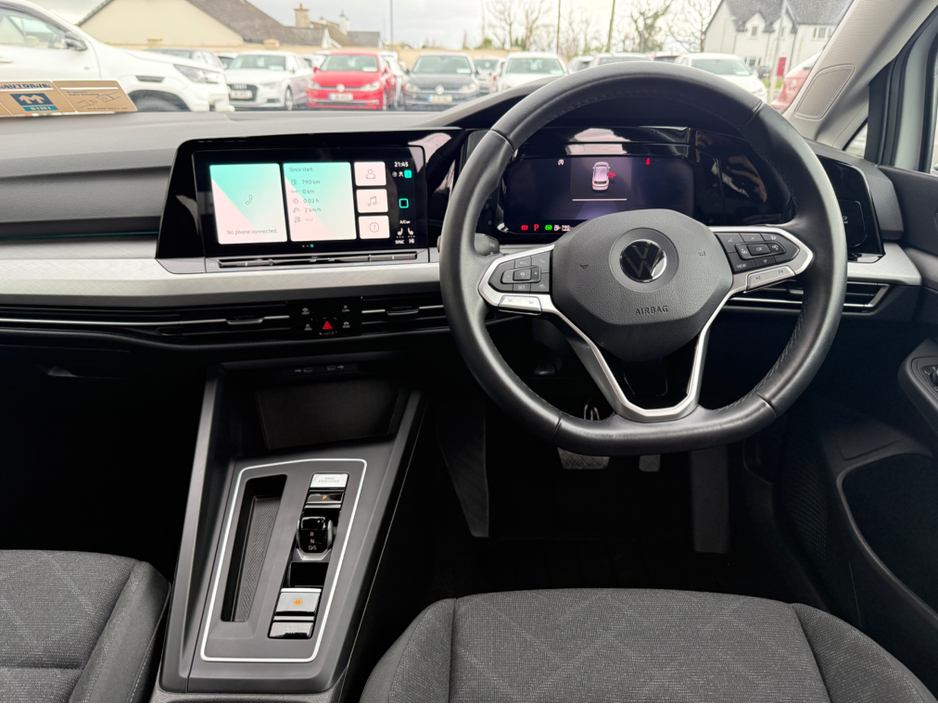 2023 Volkswagen Golf - image 14