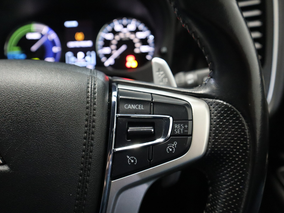 2021 Mitsubishi Outlander - image 13