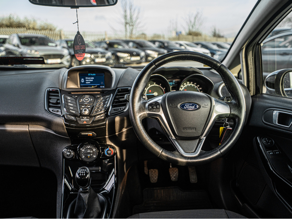2017 Ford Fiesta - image 9