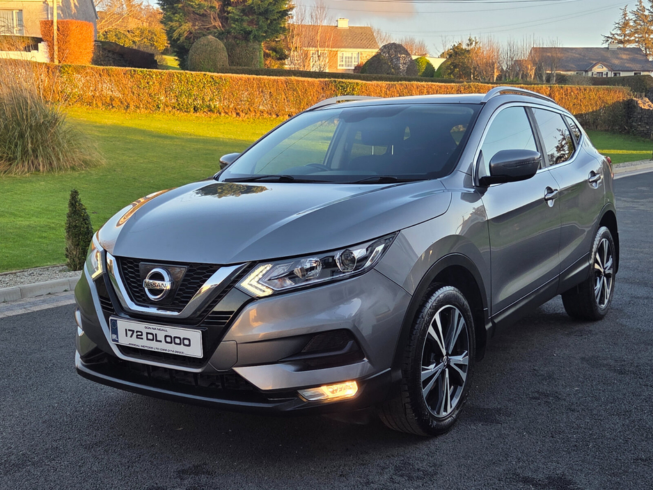 2017 Nissan Qashqai - image 2