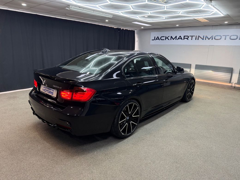 2016 BMW 3 Series - image 13