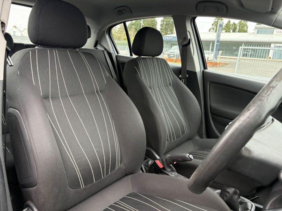 2010 Opel Corsa - image 15