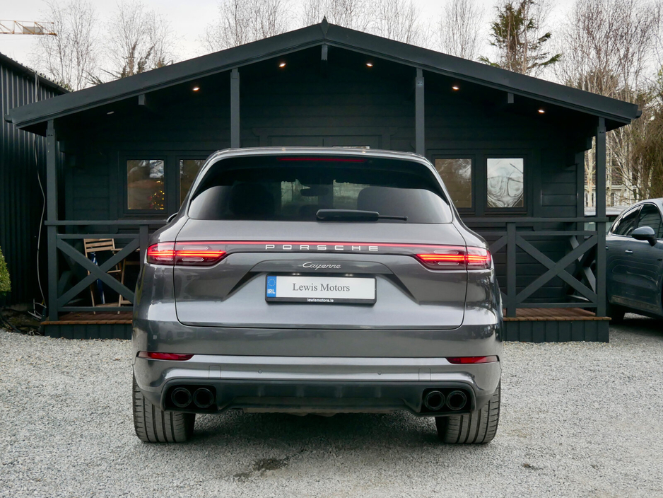 2020 Porsche Cayenne 3.0 V6 E-HYBRID 4WD AUTO €59,950