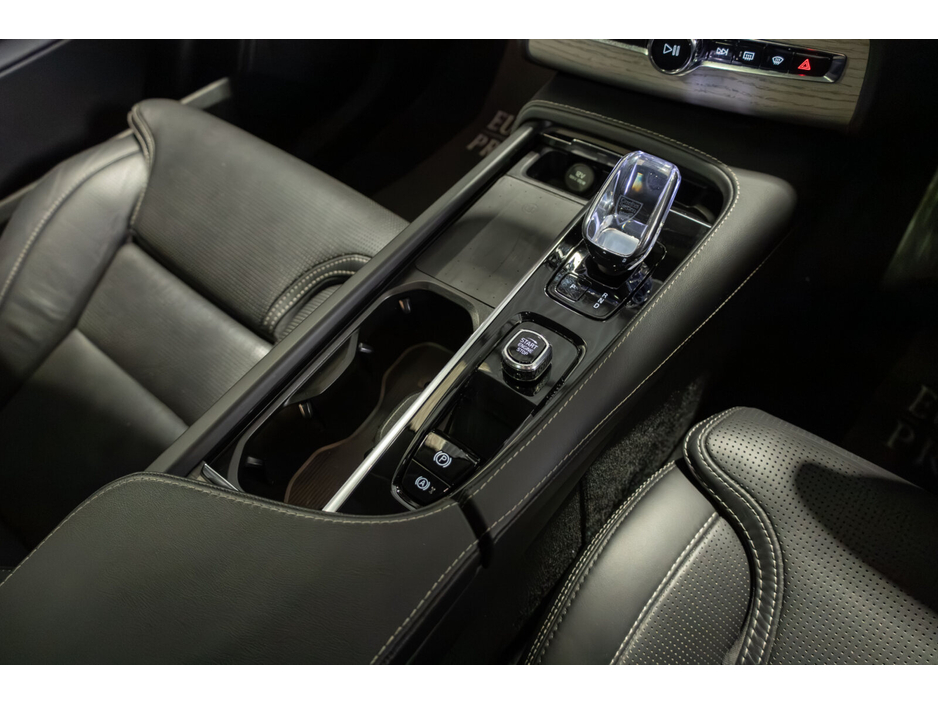 2024 Volvo XC90 - image 20