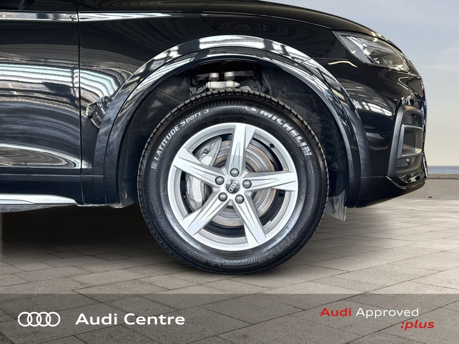 2025 Audi Q5 - image 3