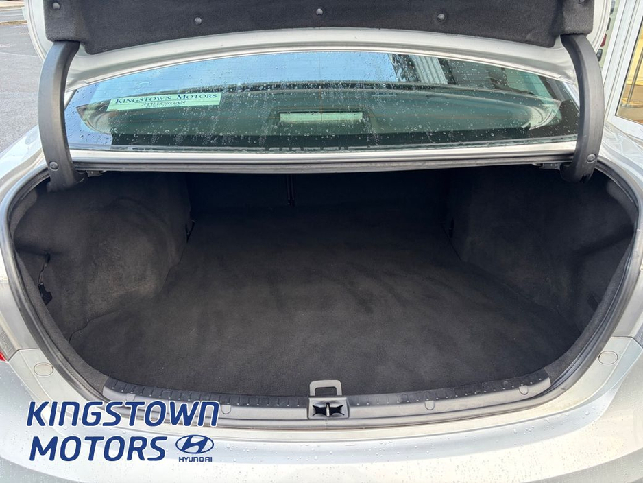 2010 Toyota Avensis - image 17