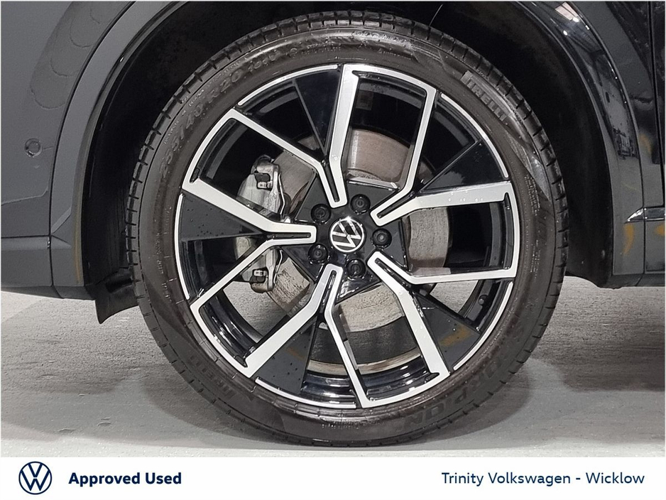 2025 Volkswagen Tiguan - image 9