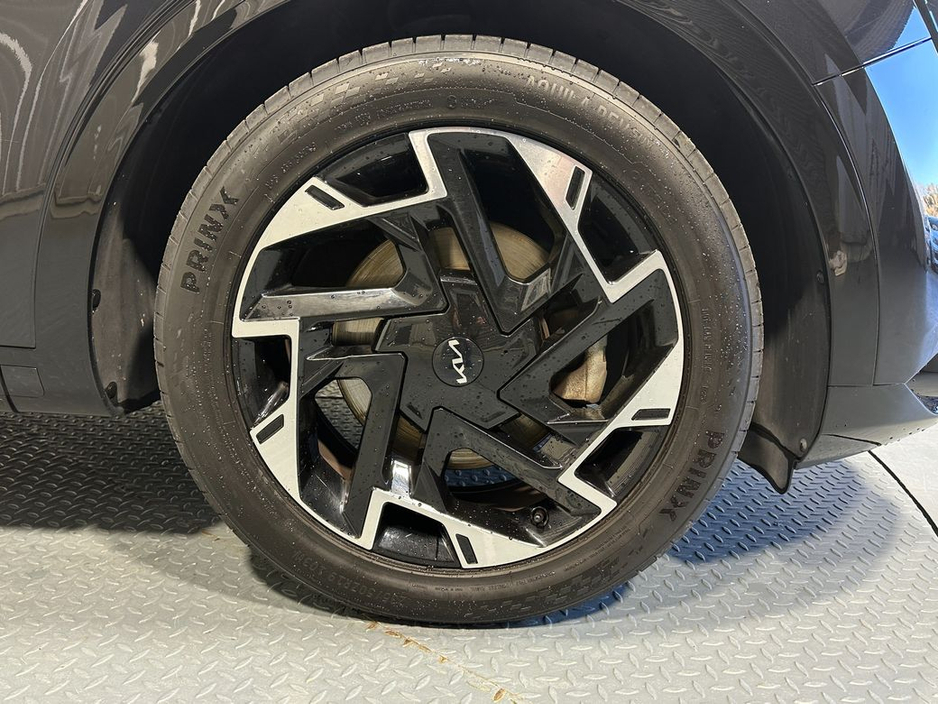 2023 Kia Sportage - image 25