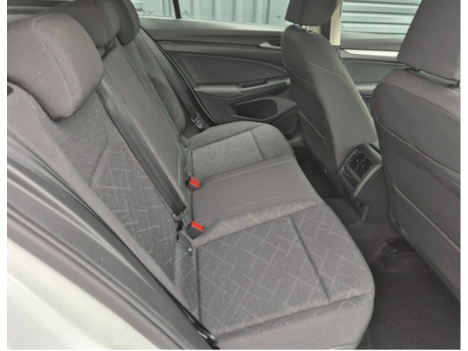 2023 Volkswagen Golf 2.0 TDI LIFE €26,995