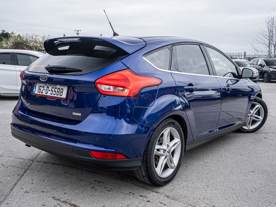 2016 Ford Focus - image 2