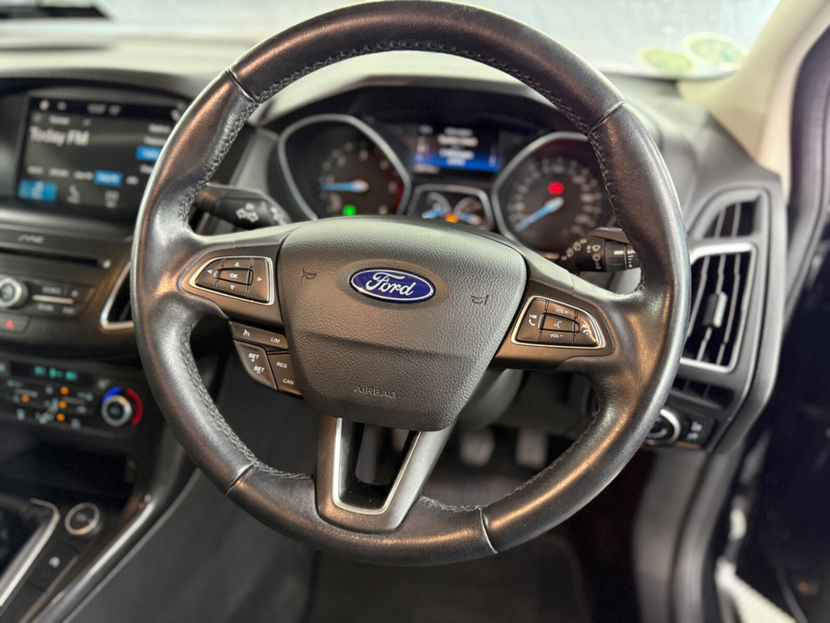 2017 Ford Focus - image 23