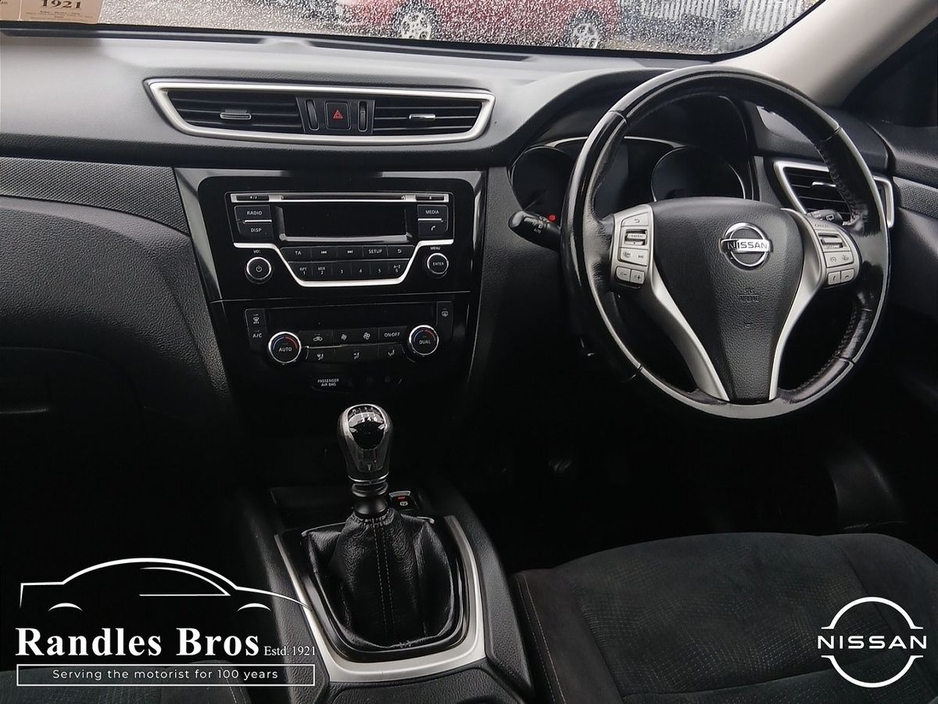 2016 Nissan X-Trail - image 12