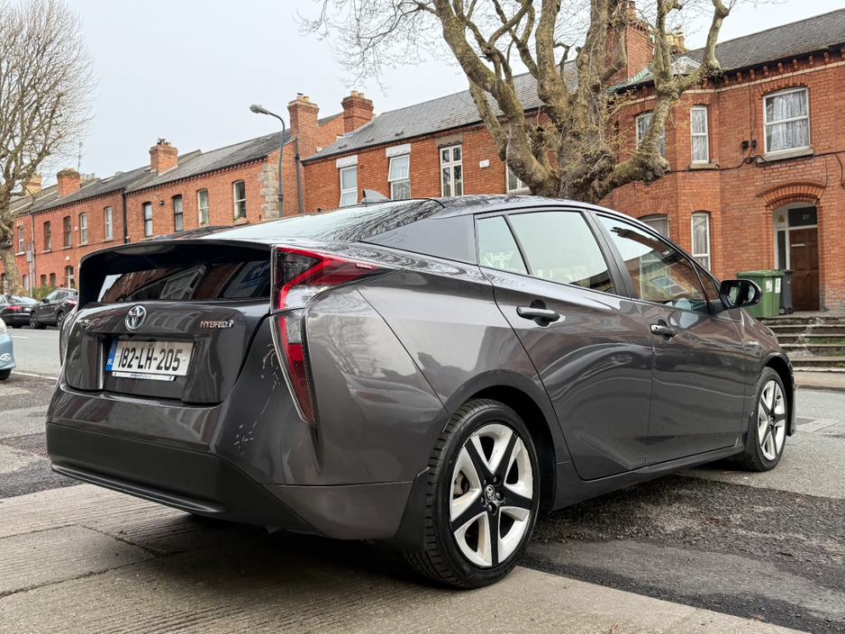2018 Toyota Prius - image 5