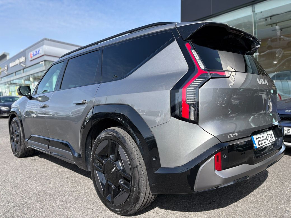 2025 Kia EV9 - image 10