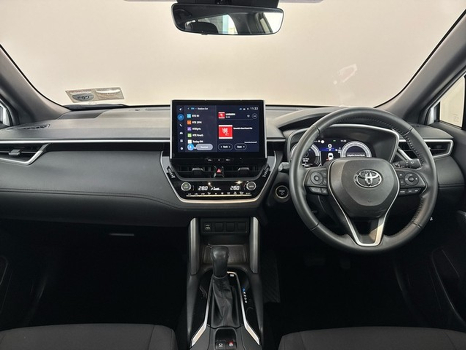 2023 Toyota Corolla Cross 2.0 Sport Hybrid *Black Roof* €34,950