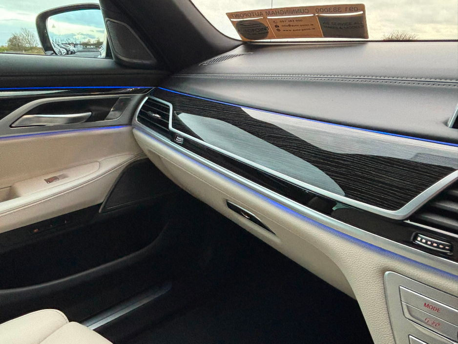 2020 BMW 7 Series - image 43
