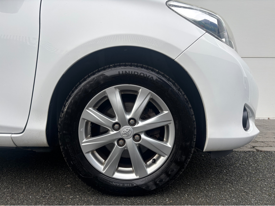 2014 Toyota Yaris 1.0 AURA 4DR €8,995