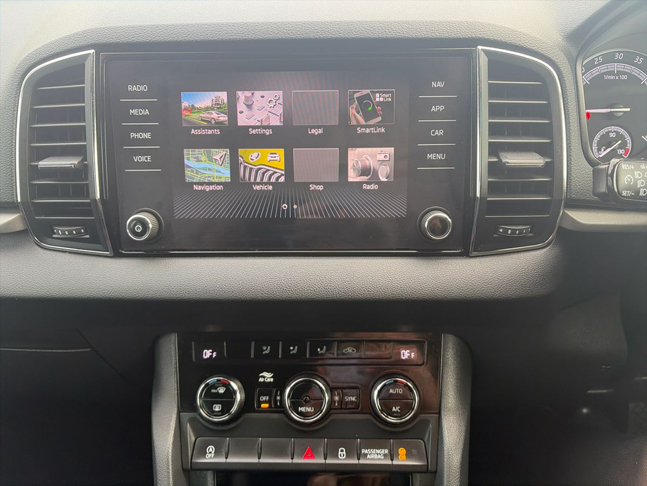 2021 Skoda Karoq - image 9