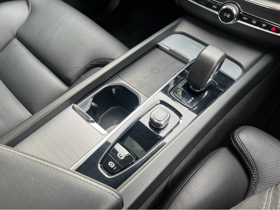 2023 Volvo XC60 - image 18