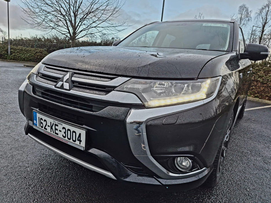2016 Mitsubishi Outlander PHEV 2.0L MIVEC 4WD 5-Seater Instyle €13,999