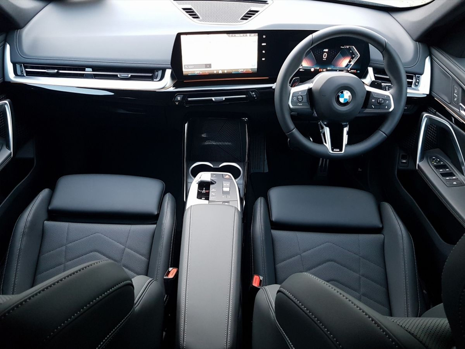 2026 BMW X1 - image 4