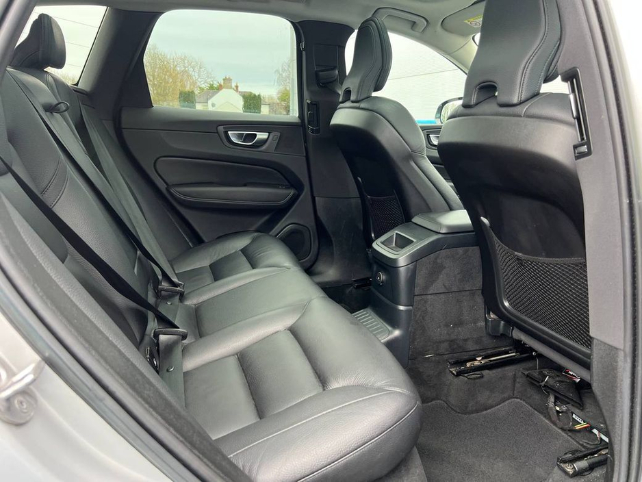 2023 Volvo XC60 - image 11