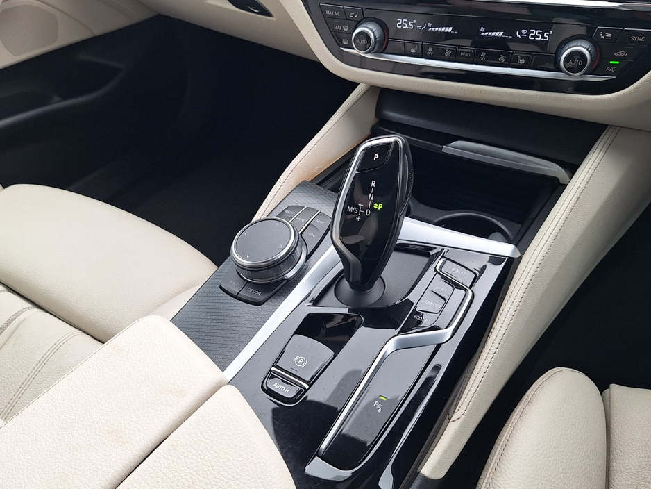 2023 BMW 5 Series - image 21