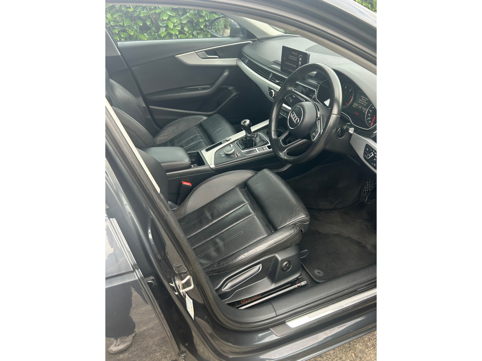 2016 Audi A4 - image 8