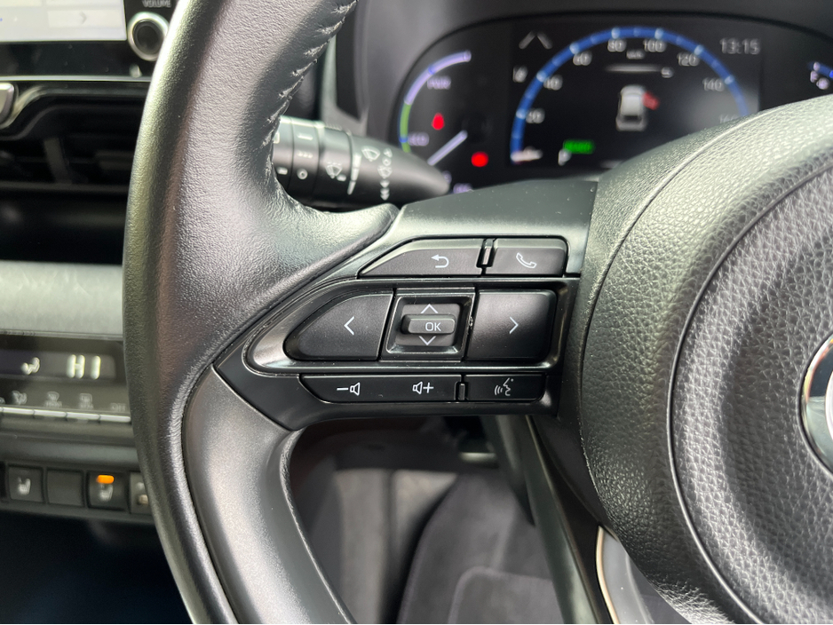 2021 Toyota Yaris Cross - image 21