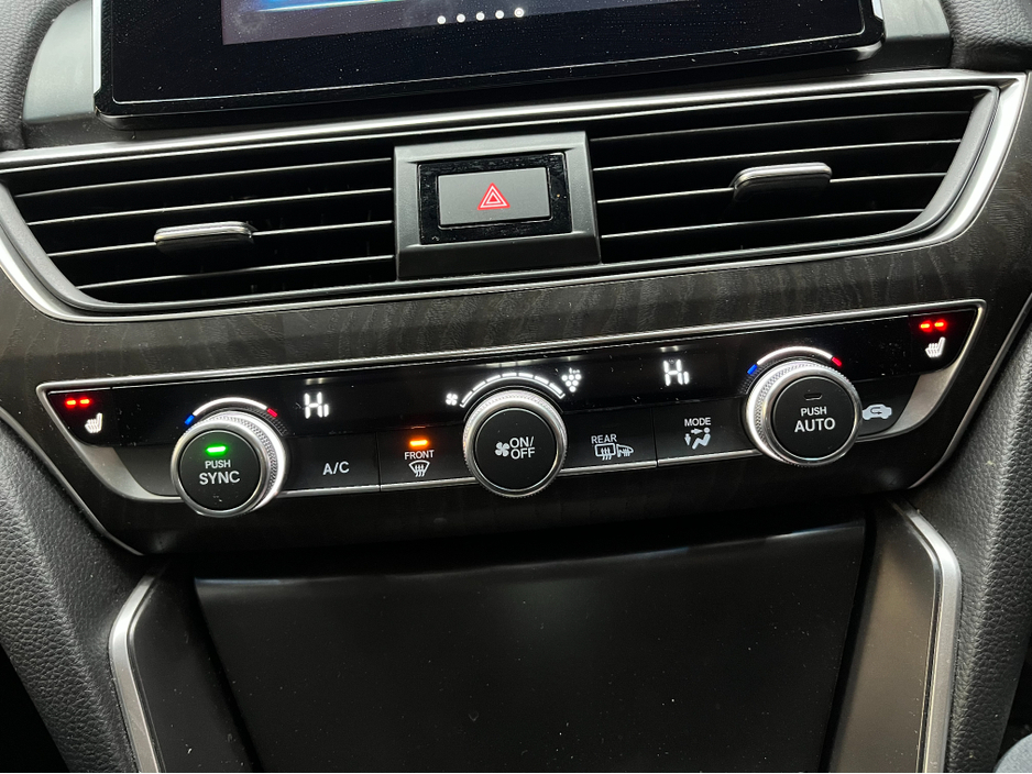 2021 Honda Accord €31950 2021 HONDA ACCORD HYBRID EX 2.0 AUTOMATIC / CRUISE CONTROL / REVERSE CAMERA / ELECTRIC MEMORY & HEATED SEATS / PADDLE SHIFTERS €31,950