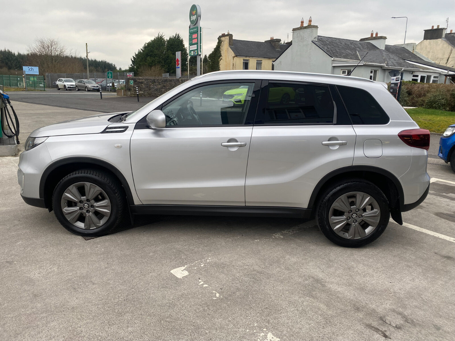 2023 Suzuki Vitara - image 5