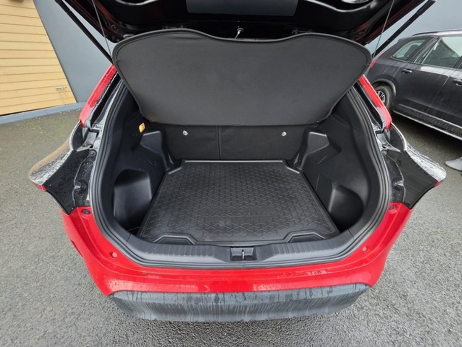 2023 Toyota Yaris Cross 1.5 Hybrid Luna Sport 5dr €25,949