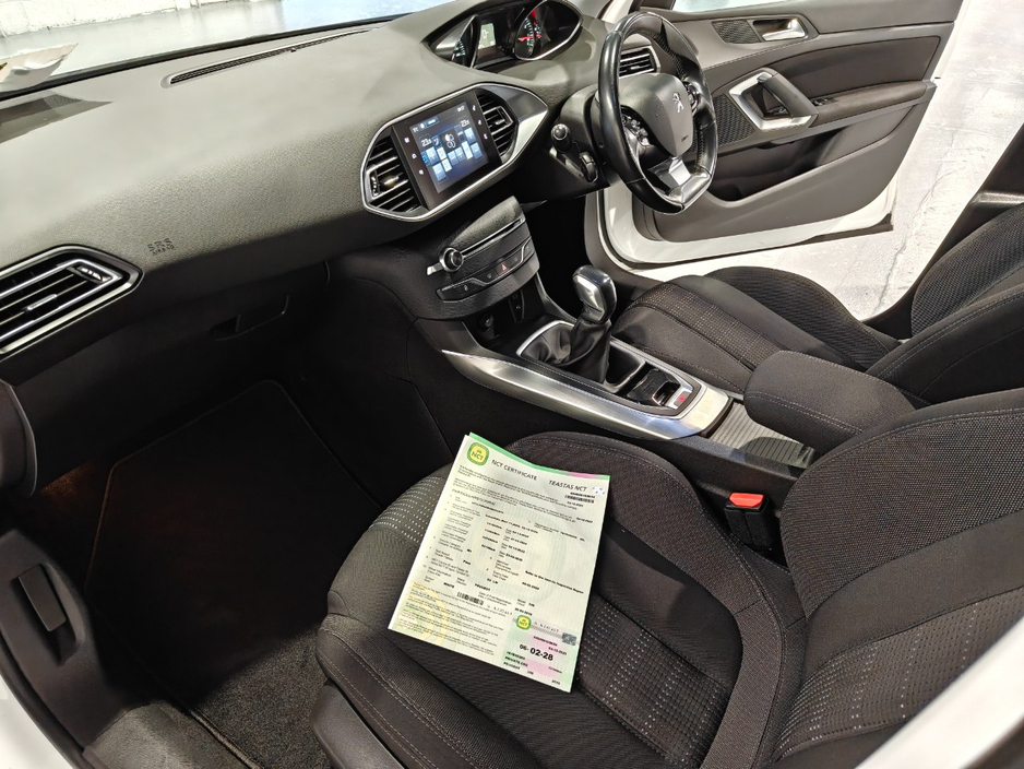 2016 Peugeot 308 - image 16