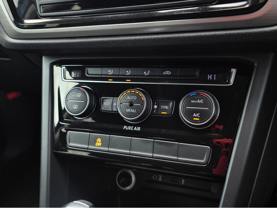 2016 Volkswagen Touran - image 16