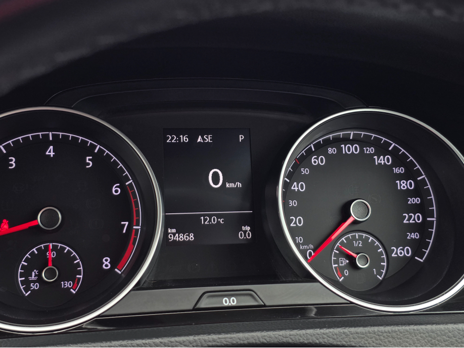 2015 Volkswagen Golf - image 17