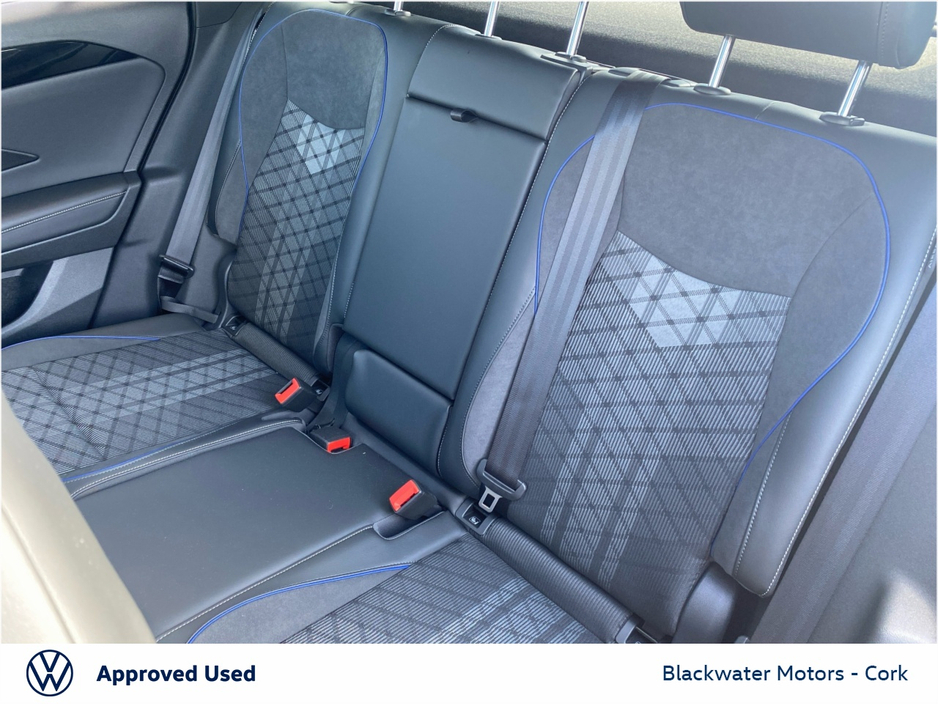 2025 Volkswagen Tiguan - image 26