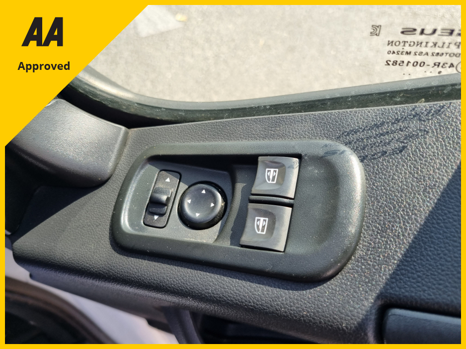 2020 Nissan NV400 - image 11