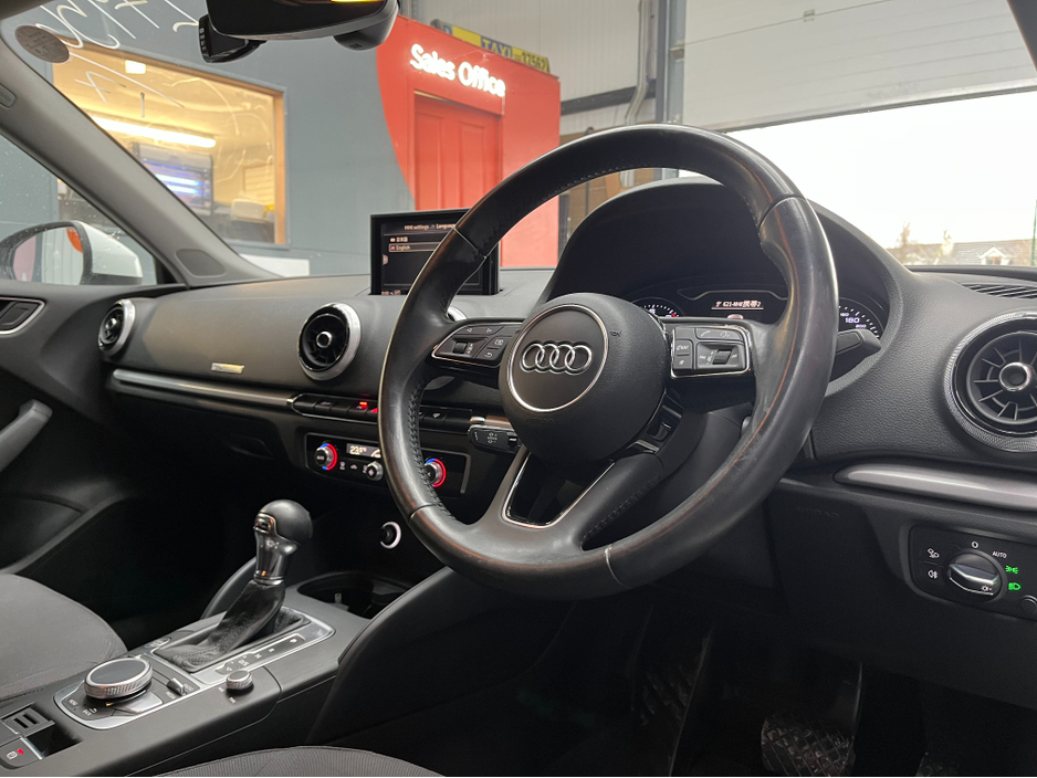 2017 Audi A3 2017 AUDI A3 TFSI SPORTBACK 1.4 AUTOMATIC / CRUISE CONTROL / REVERSE CAMERA AND MORE