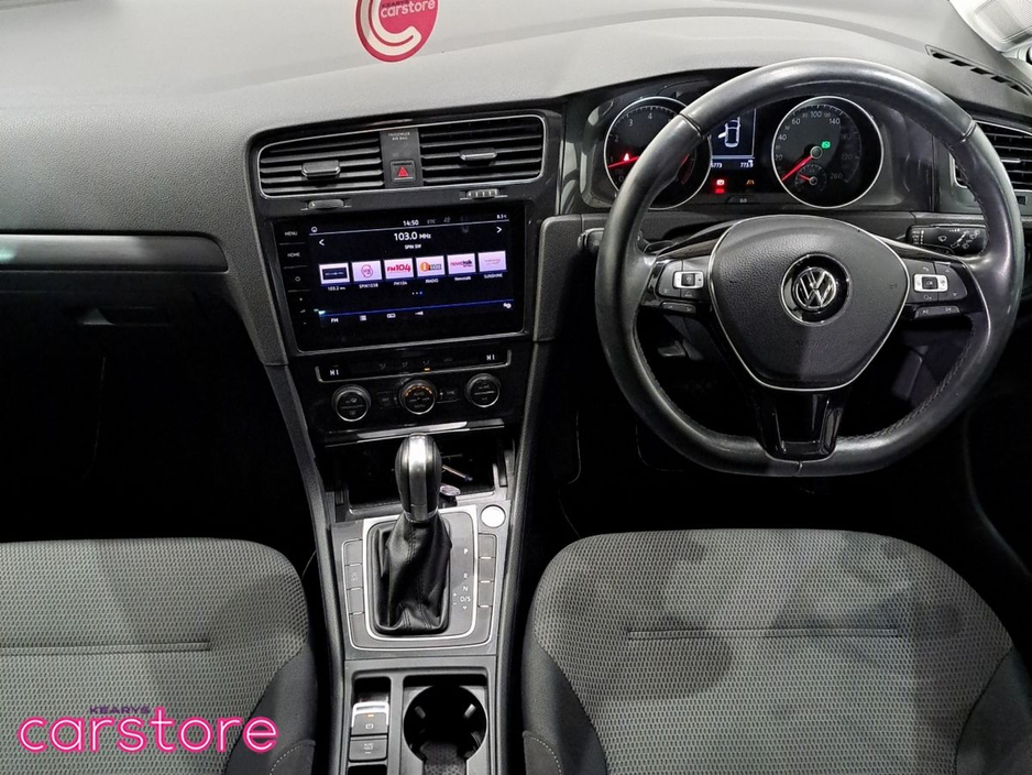 2017 Volkswagen Golf  €17,880