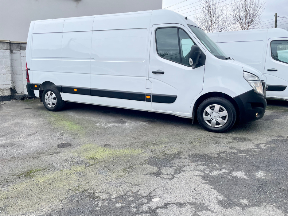 2021 Nissan NV400 - image 3