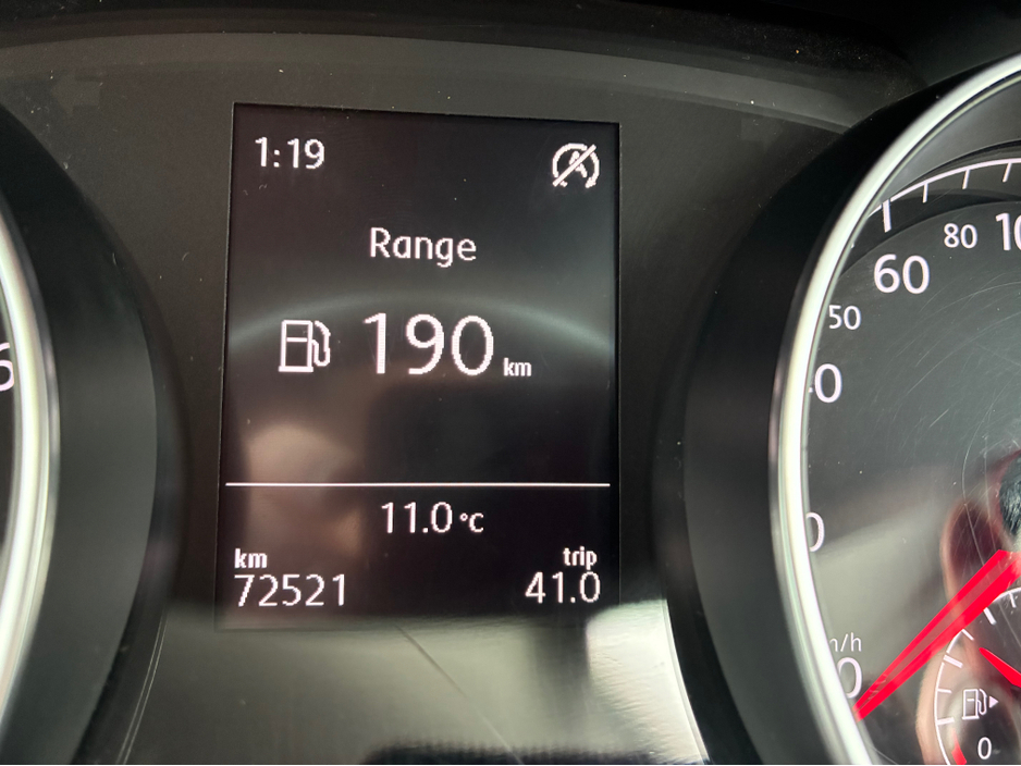 2014 Volkswagen Golf - image 17