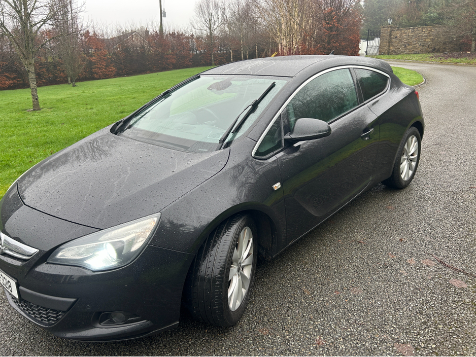 2016 Opel Astra SRI GTC AUTOMATIC ONLY 65K WITH BRAND NEW NCT UNTIL 3/2027///STUNNING INTERIOR//LOW TAX//LOVELY IRISH CAR €9,999