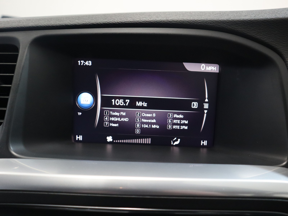 2017 Volvo S60 - image 16