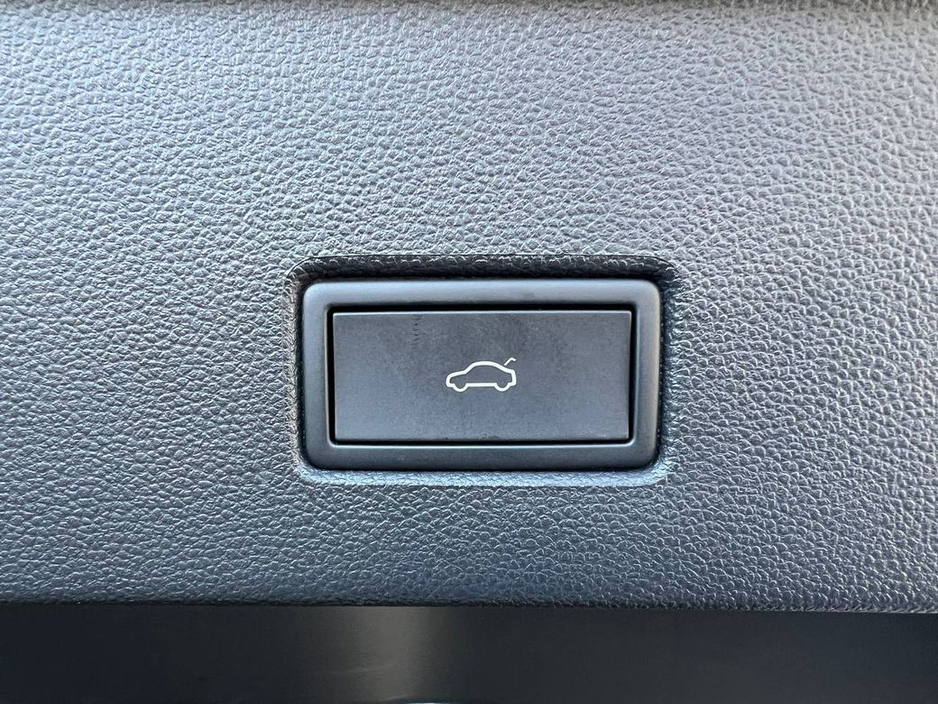 2021 Volkswagen T-Roc - image 14