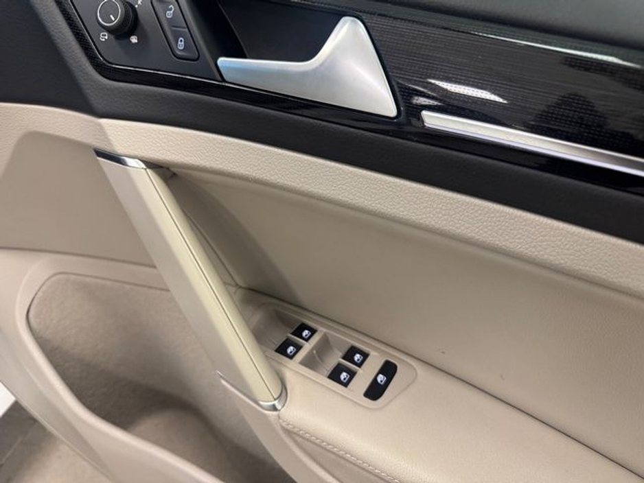 2019 Volkswagen Golf - image 12